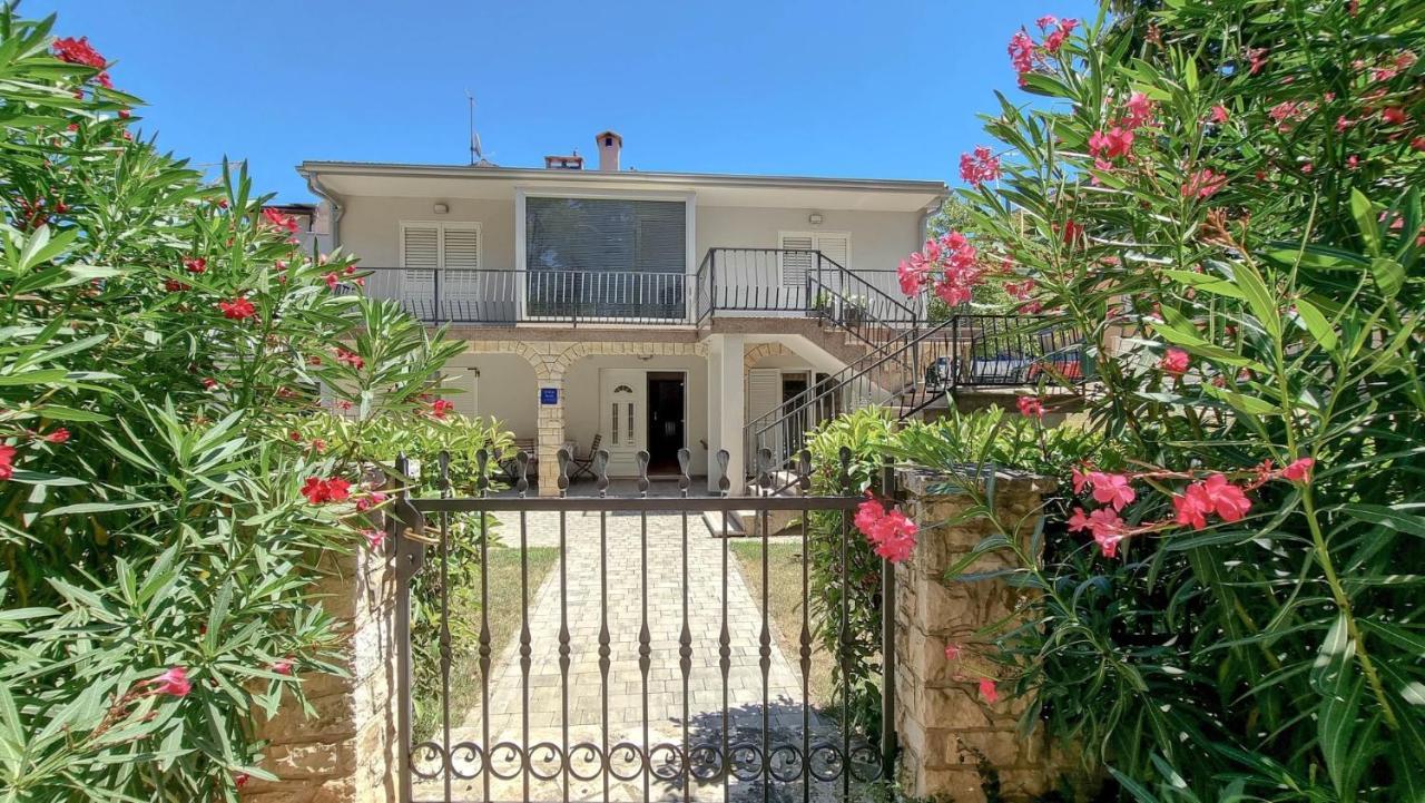 Appartamento Ena Novigrad Istria Esterno foto