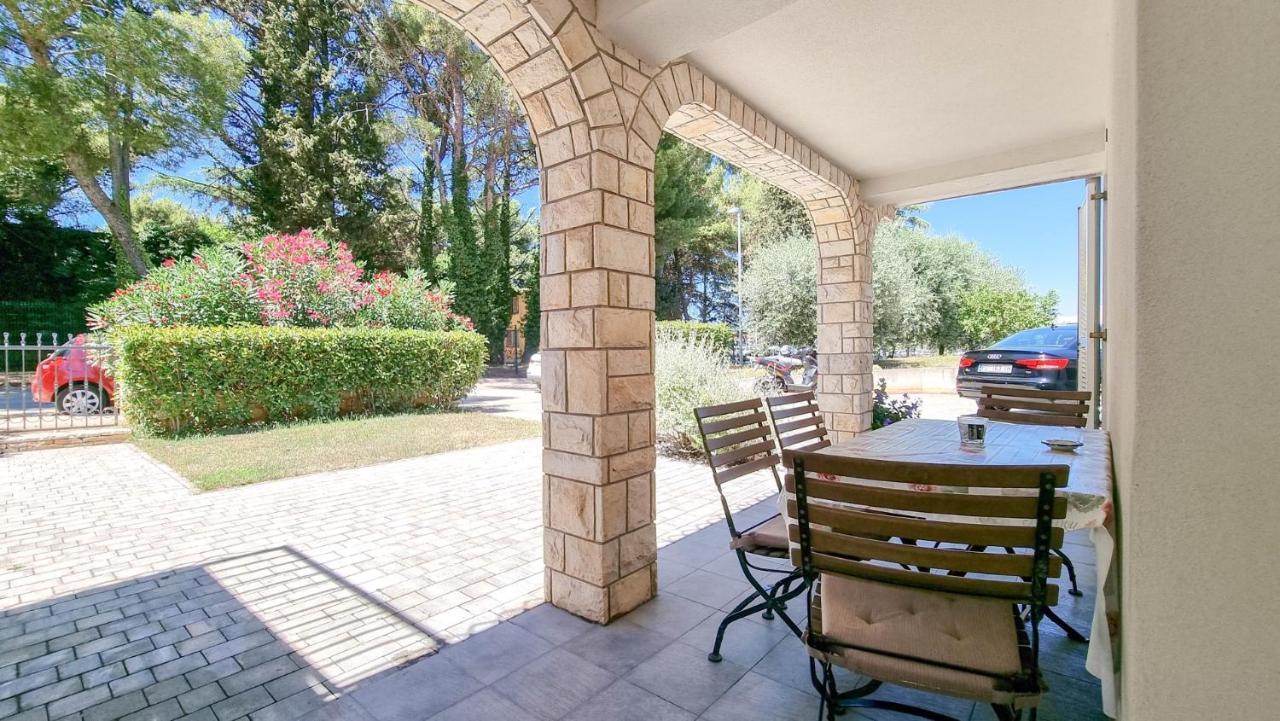 Appartamento Ena Novigrad Istria Esterno foto